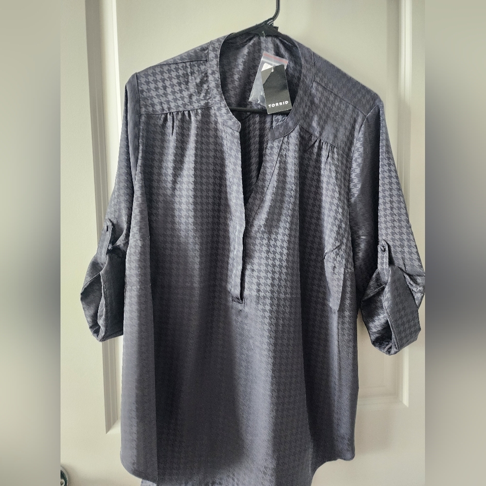 Torrid Size 1 Nwt Top